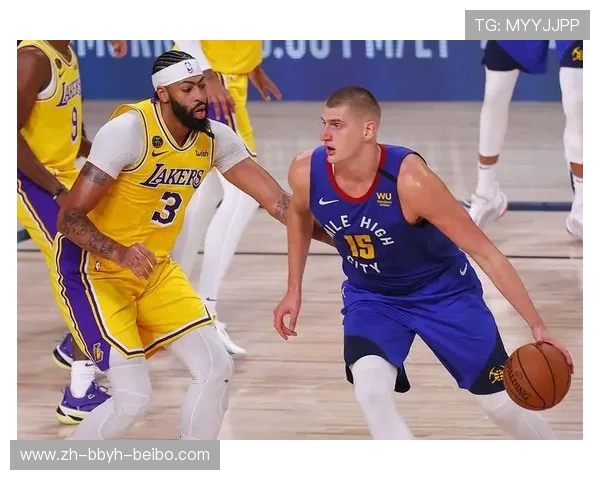 掘金队在2024年季后赛中利用内外线配合形成何种攻防体系